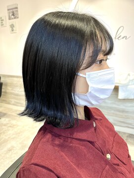 リーオオサカ(Lee Osaka) ミディアム×外ハネ