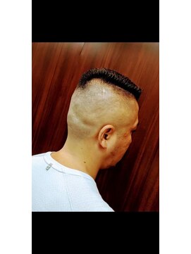 トウキョウバーバーヴァッシュ 神保町店(Tokyo Barber VASH) 震災刈りスキンフェード