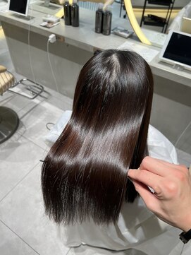 ロンドメリア 天神大名店(Lond Melia) ★グレージュカラー斜めバングデザインカラーシルキー ベージュ