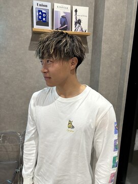 ムード カナザワ(mood kanazawa) ハイライト　刈り上げ束感マッシュ/アッシュブラック