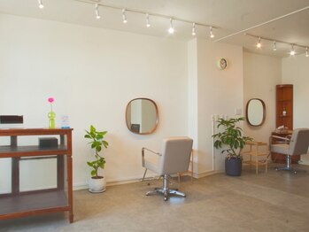 ヨペ(yope)の写真/ゆったりと落ち着ける内装でリラックスして施術が受けられる◇髪の状態に合わせた上質な施術をご提供