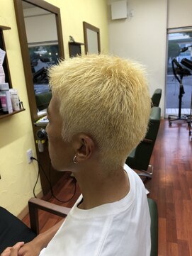 ヘッズ(HEADS) 金髪ボウズ