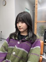 アネラ(Anela)&nbsp;ミディアムレイヤー/顔周りカット/インナーカラーグレ- 【山中】