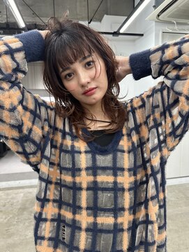 ユーフォリア 青山(Euphoria) ウェーブヘア 前髪パーマ ブラウンカラー ミディアムパーマ