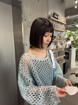 ウーフ(U-fu) オン眉/オン眉ボブ/ぱっつんボブ/切りっぱなしボブ