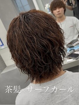 オーバルバイアピッシュ(OVARL by apish) ウルフ/波巻き/サーフカール/脱縮毛矯正パーマ/原宿駅