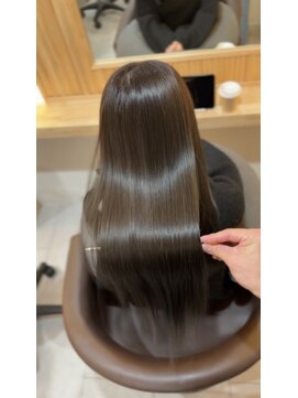 アトレ 南堀江店(attrait) 艶感、質感をよくしていく髪質改善カラートリートメント