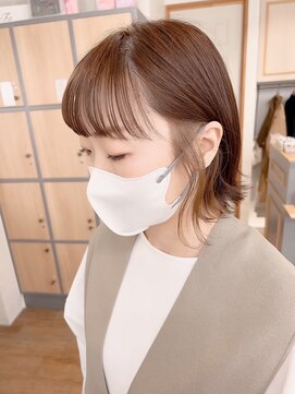 ネオリーブ クーロ(Neolive curro) 小顔タッセルボブ×白髪ぼかし×インナーカラー