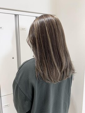 フェイス 伊勢原(FACE。) 【伊勢原】白髪ぼかしハイライト