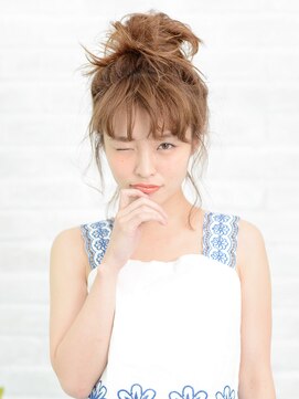 アース コアフュールボーテ 長野稲田店(EARTH coiffure beaute) ふんわりキュートなお団子ヘア