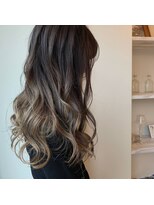 シュシュ(chouchou)&nbsp;アッシュ系ナチュラルグラデーション/メルとカラー/愛されロング