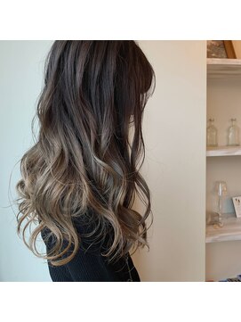 シュシュ(chouchou) アッシュ系ナチュラルグラデーション/メルとカラー/愛されロング