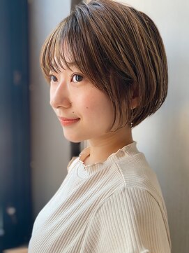 アリエッタ(aRietta) 丸み耳かけショート/丸みシルエット/くすみカラー/透明感/小顔