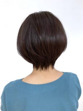 クオリス 上福岡店(QUALIS) 大人ショートボブ/ダークカラー/ツヤ髪/小顔ショート/40代50代