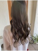 重く見えないロングヘア☆グレージュ人気は継続中♪