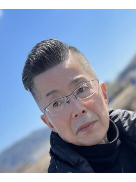 ピシャッとニ代目銀二郎 ちょい悪オヤジのソフトシンサイスキンフェードカット