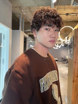 イトシテ メンズカット×ツイストスパイラルパーマ【本多身和子】