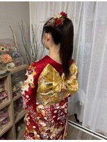 きものサロン すずめ屋&nbsp;振袖、卒業袴にも！シンプルポニーテール