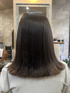 ハコ(H.A.Co) 縮毛矯正のお客様です。