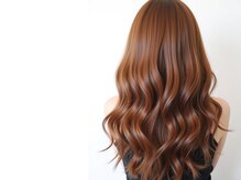 【 パーマ 】厳選し弱酸性のパーマ剤と処理剤でダメージレスのパーマデザインをご提案