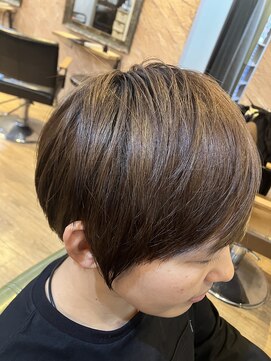 ディアス(DIAS) 【大人可愛い】首元すっきりタイトな前下がりショート