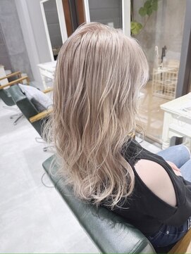 デイズ(days) 色落ちまで綺麗なシルキーベージュのくびれミディ