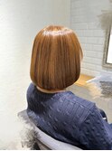 ベージュブラウン × 前上がりボブ