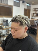 ワズコア 長町南店(W@Z CORE)&nbsp;スキンフェード × 金メッシュ × パイルツイスト