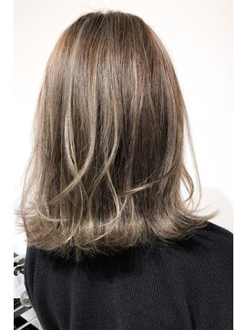 アマンドール(Aman D'or) 秋冬おススメ！細めハイライト×グレーパール