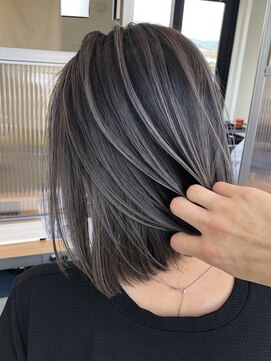 ストゥー(StueW.) 【倉敷】パーソナルバレイヤージュ18