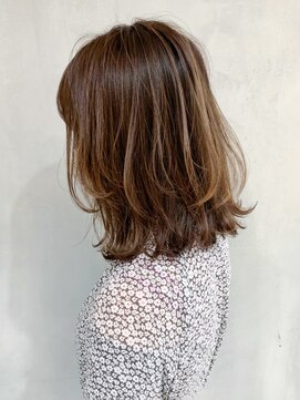 アイティーバイアルバム 松戸店(IT by ALBUM) レイヤーボブ_カーキグレージュマッシュショート_ba317811