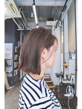 ニディー バイ デイジー(Nidee by Daisy) ハイライト　ボブ　フレンチガーリー 天神　前髪なしショート