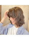 オリーブベージュカラー