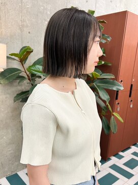 ノエ(noe) オリーブベージュ×切りっぱなしボブ