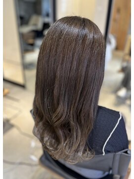 ニーイチイチ(211) 似合わせカットイメチェン/アッシュ/オリーブグレージュ