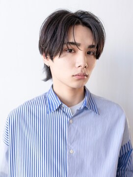 イオ 本厚木(io) ニュアンスパーマセンターパートウルフハイライトメンズカット