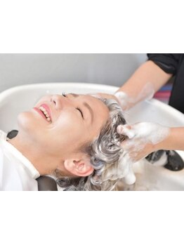 冬にぴったりのスパメニューを用意★髪も心も癒してくれるヘッドスパを体験してみて下さい♪