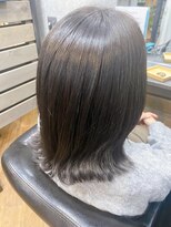 アール(R)&nbsp;アッシュグレー