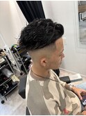 バーバーラルフカールミドルスキンフェード