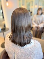 ケリーアン 太田(kelly.un)&nbsp;ミディアムレイヤー / くびれレイヤー / ミルクティーベージュ