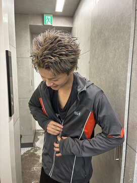 クロム トウキョウ ザ バーバーアルト 神保町店(CHROM TOKYO the Barber ALT) スパイキーローライト