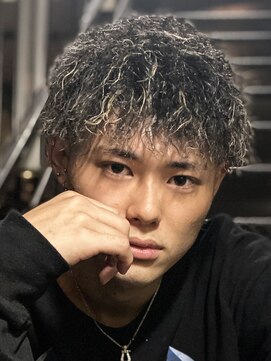 エルマーク 梅田(L-MARK) メッシュハイライトスパイラルパーマツイストパーマツーブロック
