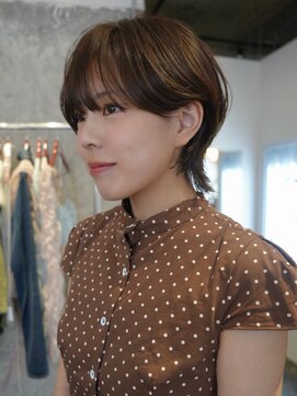 バイブ(Vibe) 耳にかけても可愛いウルフスタイル