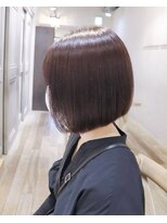 アンビアンスアミ(ambiance ami)&nbsp;グレージュ艶々レッドブラウン丸みボブ
