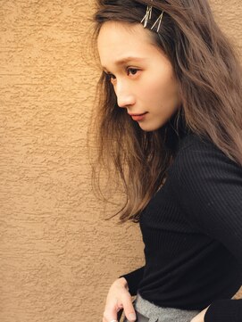 マイ ヘア デザイン 岡崎(MY hair design) ゆるウェーブにゴールドピン☆