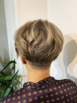 アクト 三鷹店(ACT) ミルクティーベージュ　刈り上げstyle