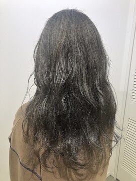 アドラーブル けやき通り店(adorable) 20代30代★エレガントなツヤ感アッシュ×大人ロング