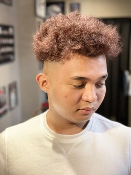 バーバー スタジオ ラフテル(Barber Studio RAFTEL) ショートアフロ
