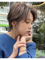 イヴォークトーキョーオーサカ(EVOKE TOKYO osaka)&nbsp;センターパート×抜け感ショート