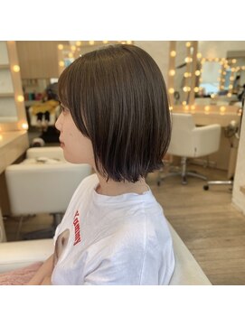 エレノア 渋谷公園通り店(Eleanor) ナチュラル外ハネボブ×グレージュカラー
